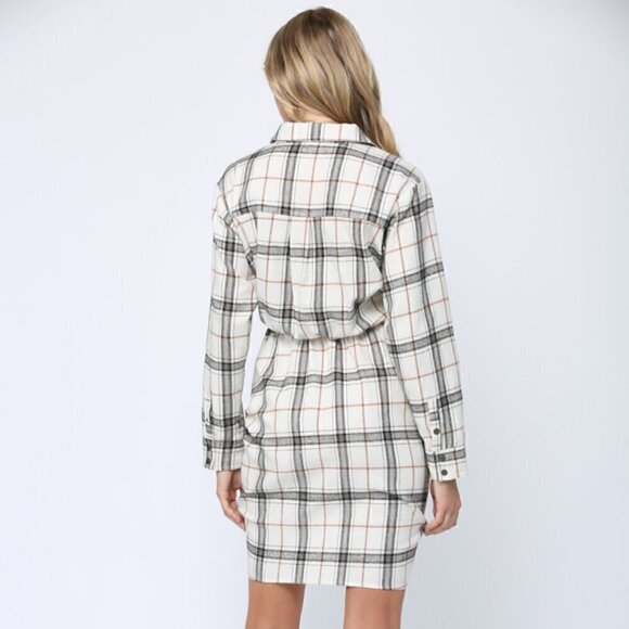 𝅺plaid dress with tie in front and snap closure - Picture 3 of 10